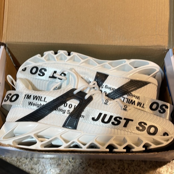 Just SoSo sneakers - Picture 6 of 7